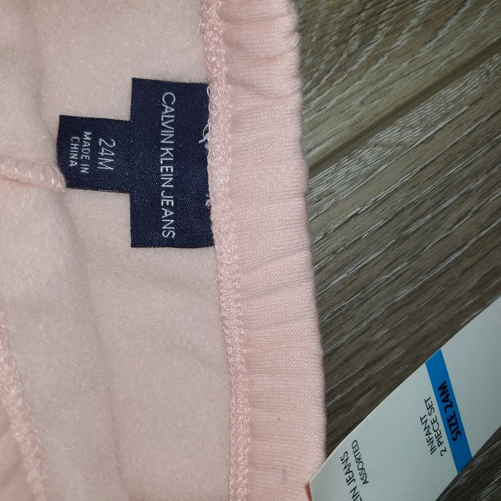 Toddler girl's Calvin Klein 2 PC pink hoodie, jogger set sweat suit Size 24 mo.